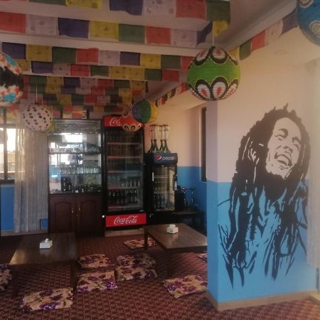 Famous House Kathmandu Hostel Bagian luar foto