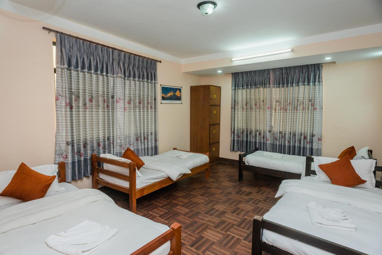 Famous House Kathmandu Hostel Bagian luar foto