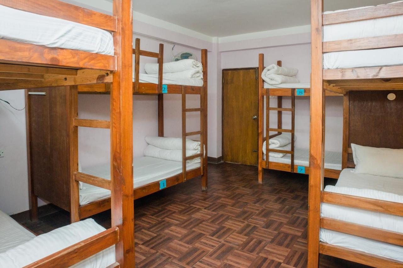 Famous House Kathmandu Hostel Bagian luar foto